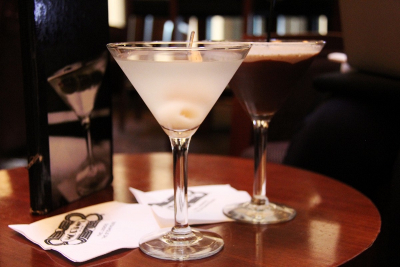 brasserie-CONSEGUDES-min_martini_bar_lychee_chocolate_alcohol_liquor_happy_hour_happy-910161